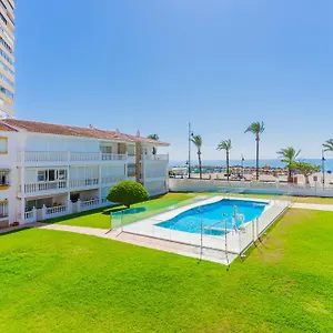https://torremolinos-playamar-primera-linea-de-playa-urb-la-farola.es-andalucia.com